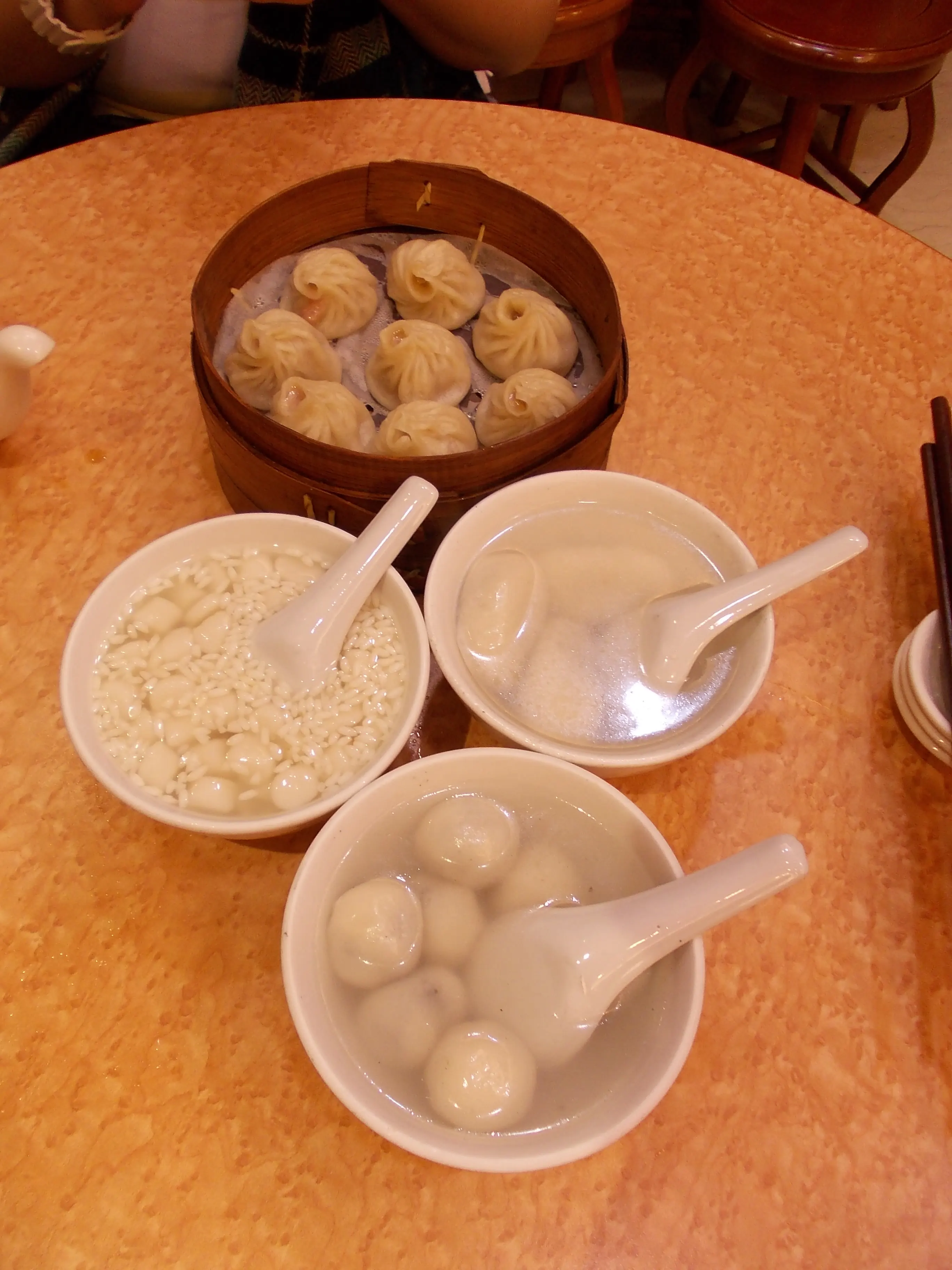 2011 Nov - Regular 小籠包 and Sticky rice dumplings - Shanghai